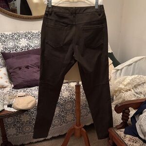 lululemon athletica Men's Chinos in Deep Brown